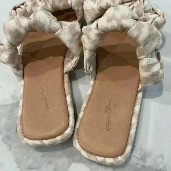 Universal Thread Meg Knotted Slide Sandals Almond Brown Women’s Size 6 - Picture 5 of 6